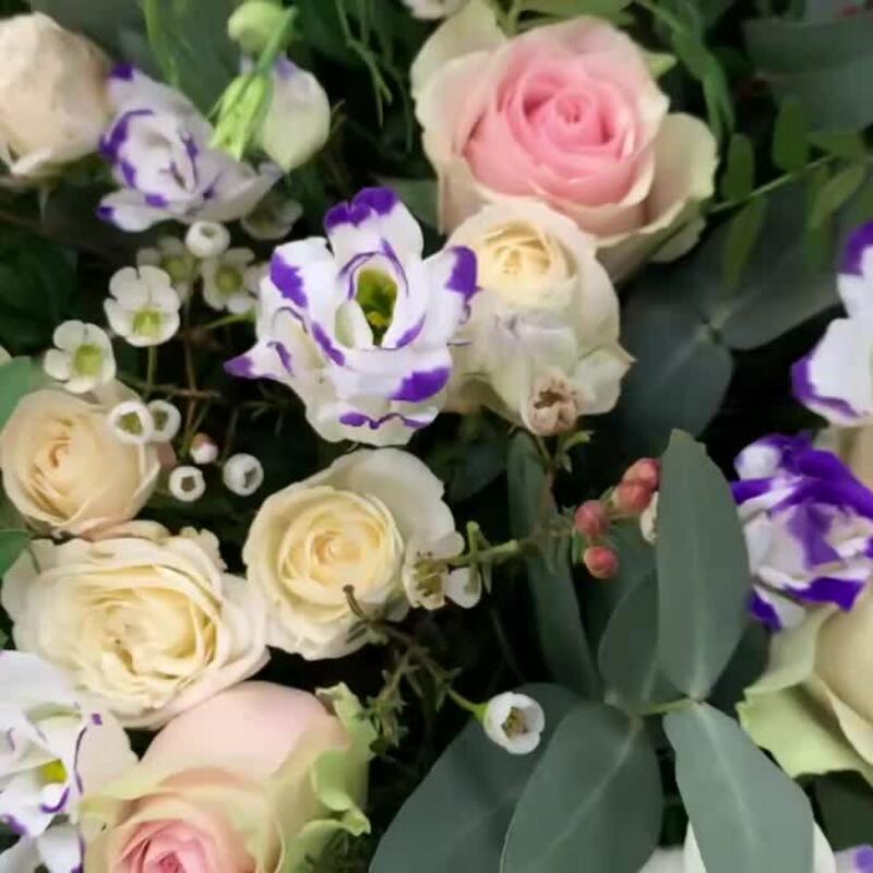 Элегантная корзина с цветами Элегантная корзина с цветами