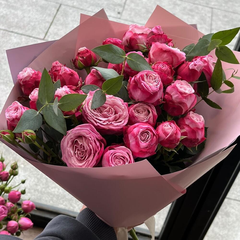 Bombastic Bouquet of Spray Roses