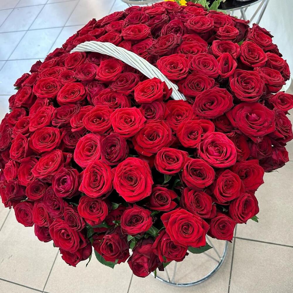 Корзина с цветами