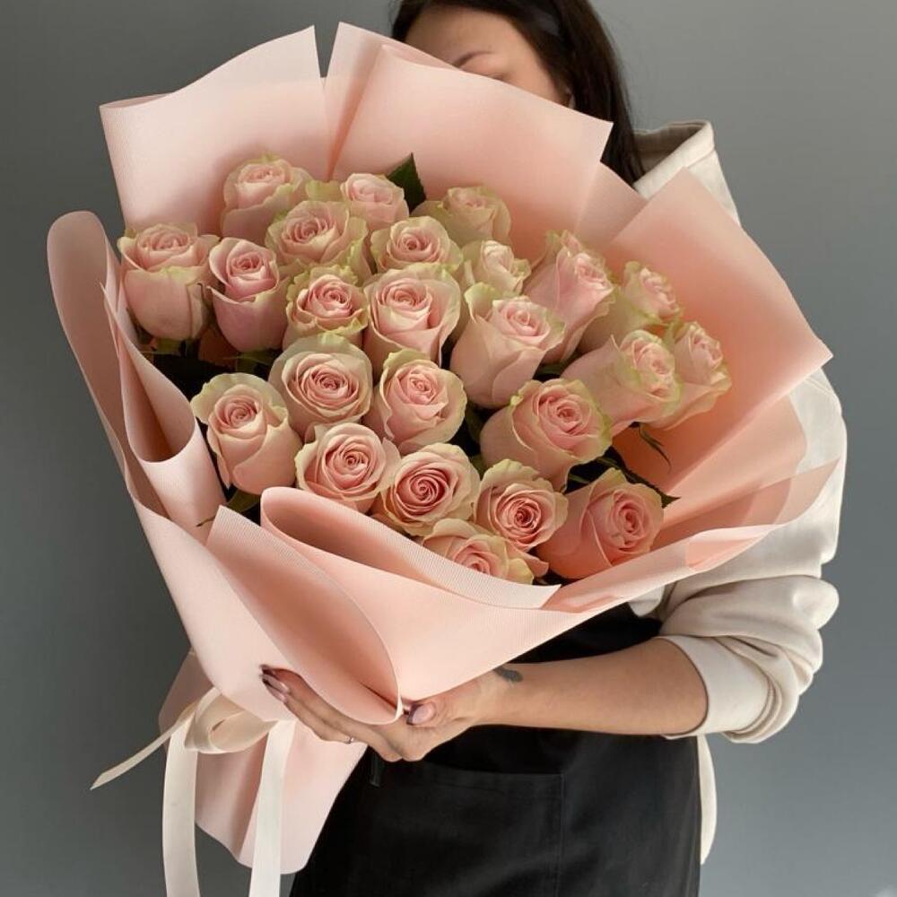 25 голландских роз